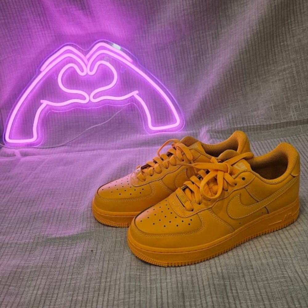 Lazer Orange Nike Air Force 1.07